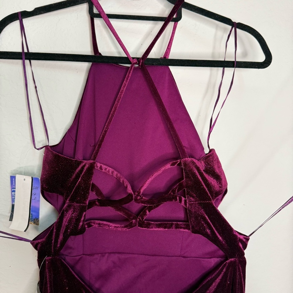 MORGAN & CO. Strappy back Assymetrical sheath formal Halter Gown for Prom - Picture 4 of 7